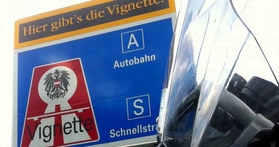 Vignette statt Pkw-Maut: Wer sich in Österreich ohne "Pickerl" auf einer Autobahn erwischen lässt, zahlt 240 Euro.